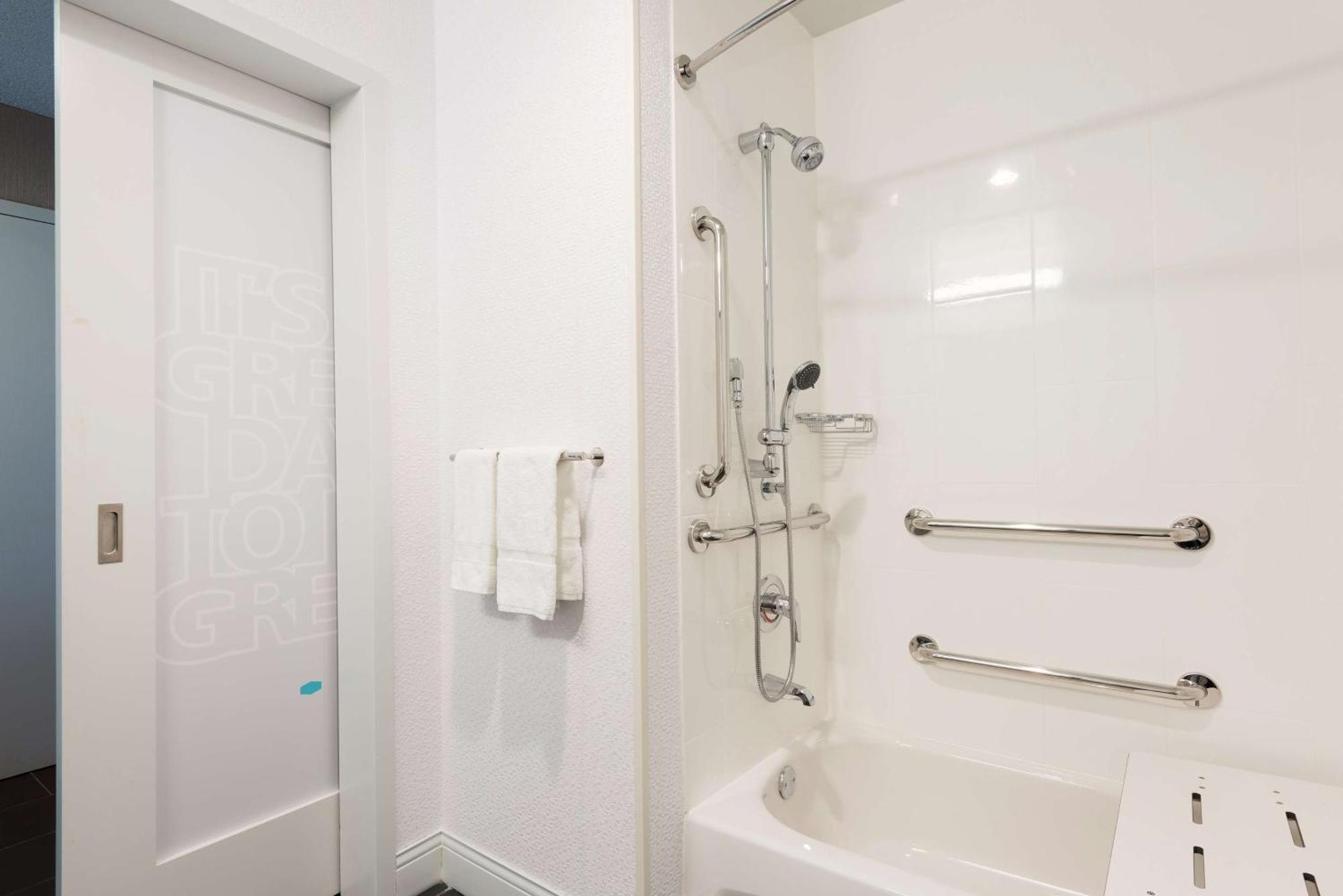 Hampton Inn Midland Ngoại thất bức ảnh